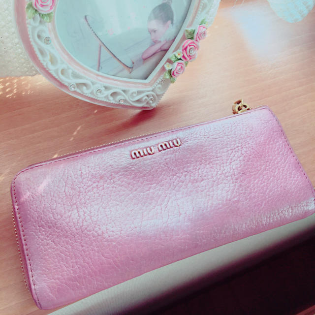 miumiu(ミュウミュウ)のmiumiu ♡ こじはる愛用財布 レディースのファッション小物(財布)の商品写真