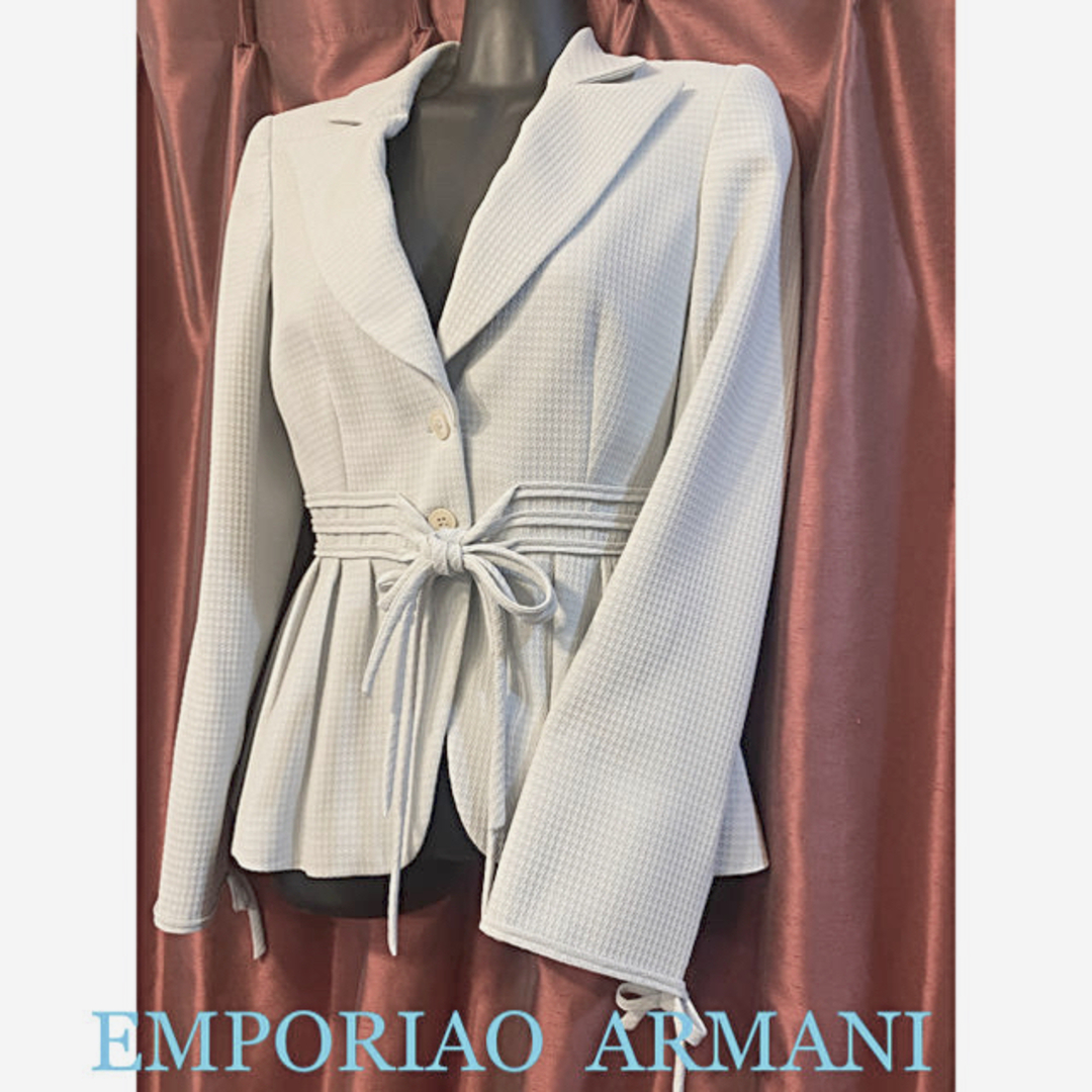 Emporio Armani(エンポリオアルマーニ)のジャケットレディス レディースのジャケット/アウター(その他)の商品写真