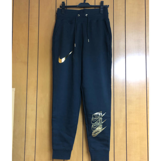 NIKE(ナイキ)の【未使用品】NIKE ジャージ パンツ STANDARD FIT スポーツ/アウトドアのランニング(ウェア)の商品写真