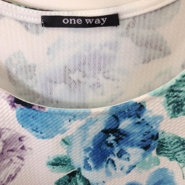 one*way(ワンウェイ)のトップス 花柄 Tシャツ⭐︎ワンウェイ レディースのトップス(Tシャツ(半袖/袖なし))の商品写真