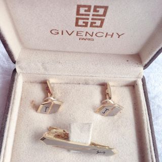 ジバンシィ(GIVENCHY)の【和和さん専用です】ジバンシィ　ネクタイピン＆カフス②(ネクタイピン)