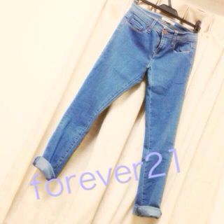 フォーエバートゥエンティーワン(FOREVER 21)のforever21＊スキニージーンズ(デニム/ジーンズ)