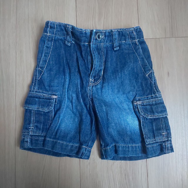 babyGAP(ベビーギャップ)のbaby GAP デニム ハーフパンツ 90 キッズ/ベビー/マタニティのキッズ服男の子用(90cm~)(パンツ/スパッツ)の商品写真