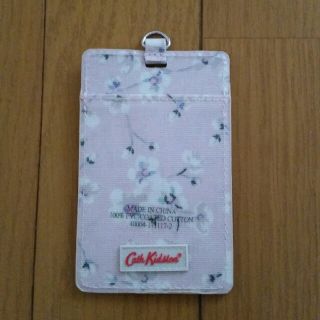 キャスキッドソン(Cath Kidston)のキャスキッドソン　定期入　ネームタグ(名刺入れ/定期入れ)