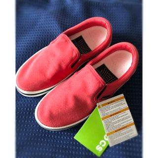 クロックス(crocs)のクロックス　スリッポン23㎝　新品未使用☆(スリッポン/モカシン)