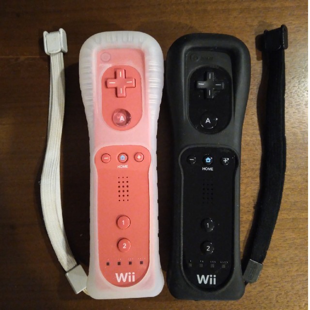 Wii(ウィー)のWiiリモコン　ジャケット2本セット エンタメ/ホビーのゲームソフト/ゲーム機本体(その他)の商品写真