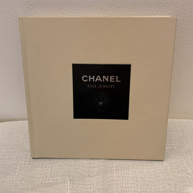 CHANEL(シャネル)のCHANELジュエリー、時計ブック エンタメ/ホビーの雑誌(ファッション)の商品写真