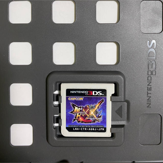 ニンテンドー3DS(ニンテンドー3DS)のモンスターハンターダブルクロス　3DS エンタメ/ホビーのゲームソフト/ゲーム機本体(携帯用ゲームソフト)の商品写真