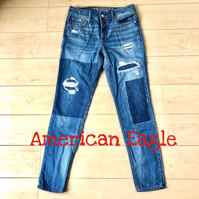 American Eagle(アメリカンイーグル)のAmericanEagle トムガール パッチワーク ダメージ ジーンズ レディースのパンツ(デニム/ジーンズ)の商品写真