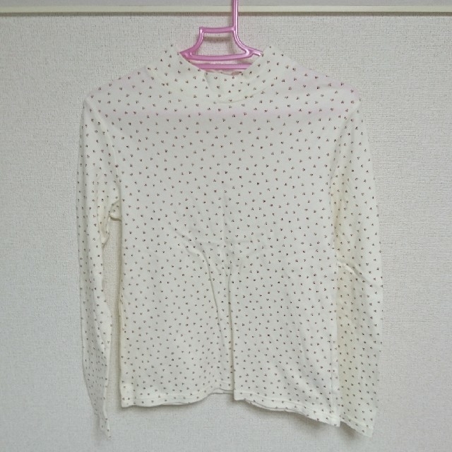 長袖 Tシャツ  白  赤  小花   レディースのトップス(カットソー(長袖/七分))の商品写真