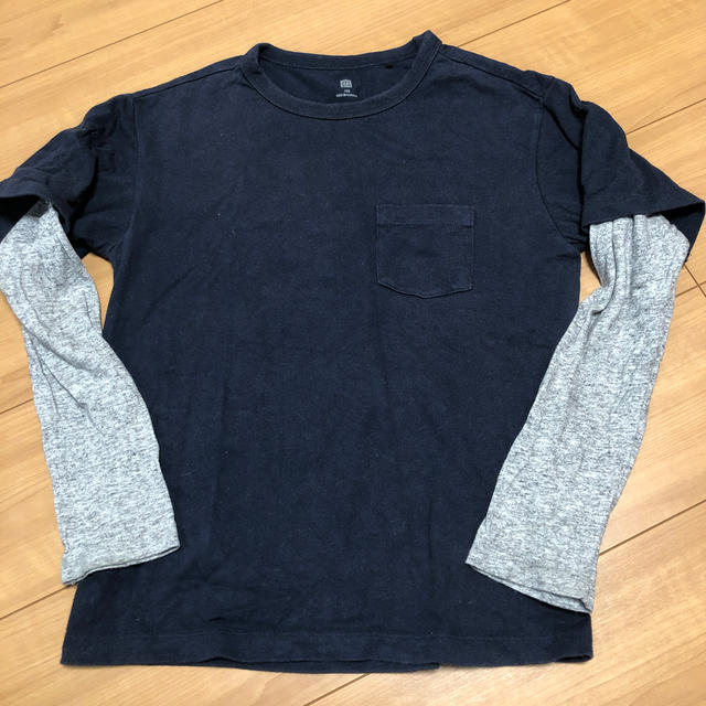 UNIQLO(ユニクロ)のユニクロ　長袖Tシャツ　140 キッズ/ベビー/マタニティのキッズ服男の子用(90cm~)(Tシャツ/カットソー)の商品写真