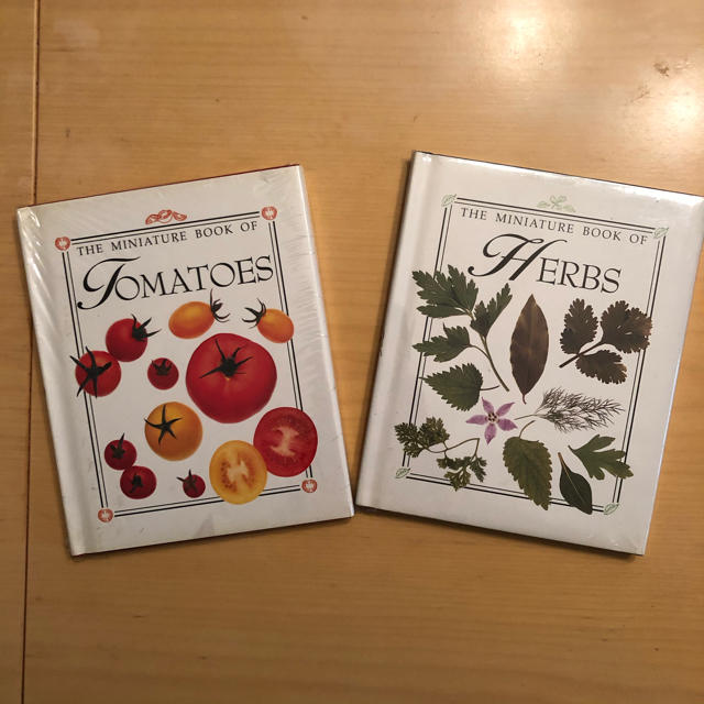 THE MINIATURE BOOK OF TOMATOES ・HERBS エンタメ/ホビーの本(趣味/スポーツ/実用)の商品写真