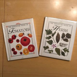 THE MINIATURE BOOK OF TOMATOES ・HERBS(趣味/スポーツ/実用)