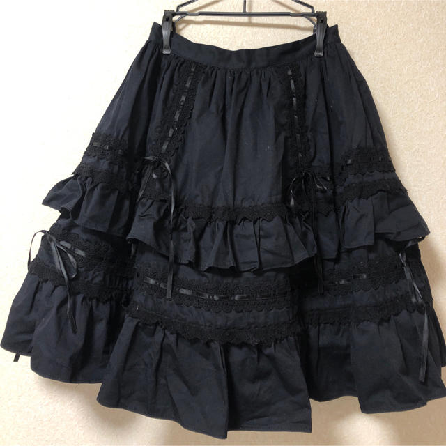 BABY,THE STARS SHINE BRIGHT(ベイビーザスターズシャインブライト)のベイビー　黒　スカート レディースのスカート(ひざ丈スカート)の商品写真