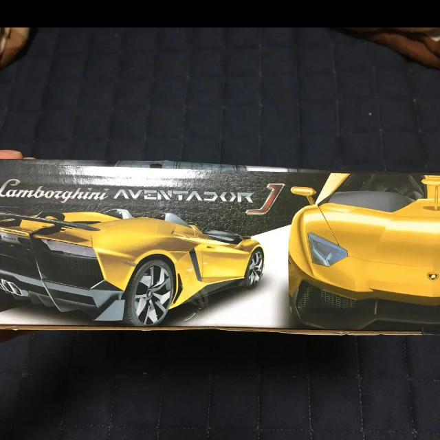 Lamborghini(ランボルギーニ)のランボルギーニ　ラジコン　黄色 エンタメ/ホビーのおもちゃ/ぬいぐるみ(ホビーラジコン)の商品写真