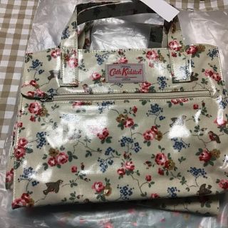 キャスキッドソン(Cath Kidston)のキャスキッドソンBOX-BAG バード柄　オフホワイトベージュ(トートバッグ)