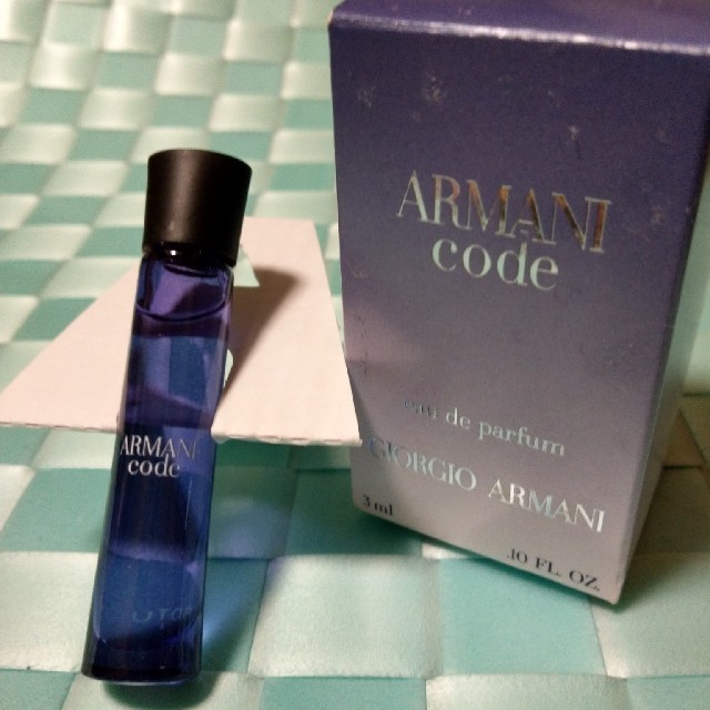 Giorgio Armani(ジョルジオアルマーニ)のジョルジオ アルマーニ codeミニ香水 コスメ/美容の香水(香水(女性用))の商品写真