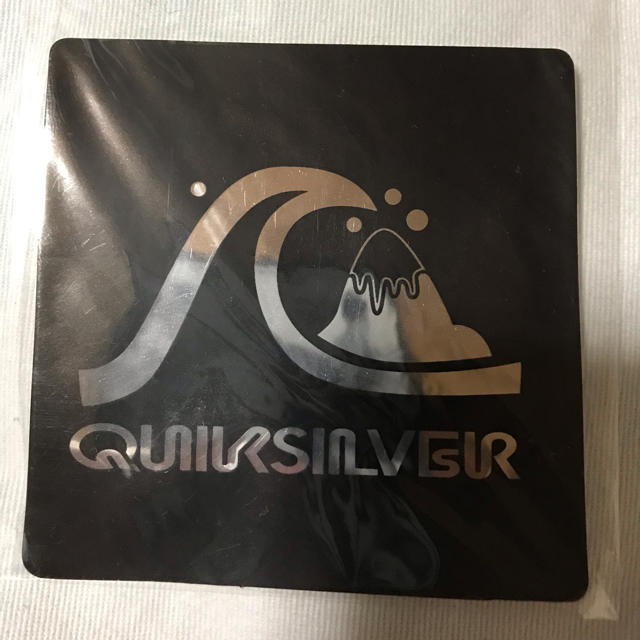 QUIKSILVER(クイックシルバー)のクイックシルバー　QUICKSILVER キラキラ　ステッカー スポーツ/アウトドアのスノーボード(その他)の商品写真