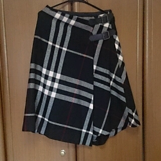 BURBERRY(バーバリー)のバーバリーフレア巻きスカート レディースのスカート(ひざ丈スカート)の商品写真