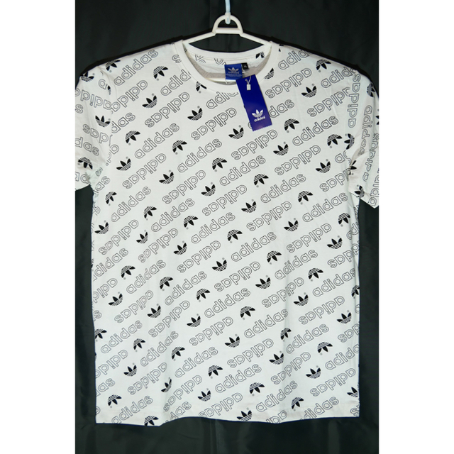 adidas(アディダス)のadidas　アディダス　ロゴデザイン　Tシャツ　XLサイズ メンズのトップス(Tシャツ/カットソー(半袖/袖なし))の商品写真