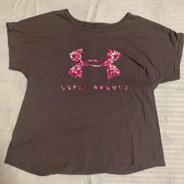 UNDER ARMOUR(アンダーアーマー)のアンダーアーマー♡ウーマンズライフスタイルTシャツ レディースのトップス(Tシャツ(半袖/袖なし))の商品写真