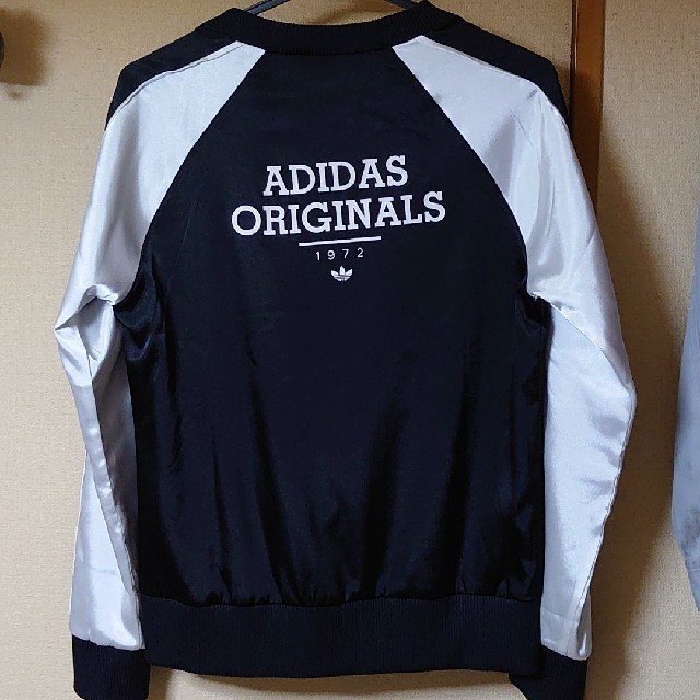 adidas(アディダス)のアディダスオリジナルス　スタジャン レディースのジャケット/アウター(スタジャン)の商品写真