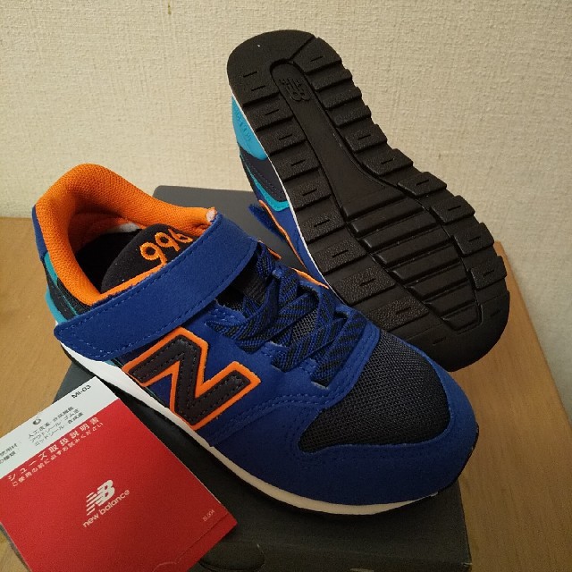 New Balance(ニューバランス)の【新品未使用】ニューバランススニーカー キッズ/ベビー/マタニティのキッズ靴/シューズ(15cm~)(スニーカー)の商品写真