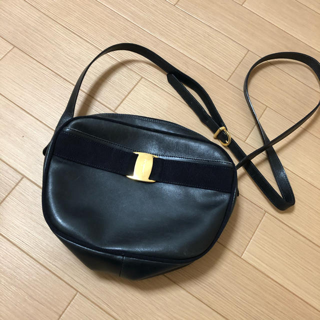 Ferragamo(フェラガモ)のフェラガモ　ショルダーバッグ レディースのバッグ(ショルダーバッグ)の商品写真