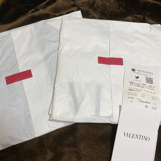 Valentino♡VLTNロゴTシャツ