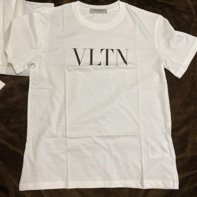 Valentino♡VLTNロゴTシャツ