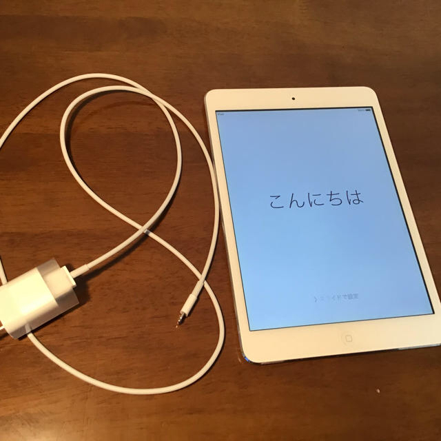 iPad(アイパッド)のiPad mini Wi-Fiモデル 32GB ホワイト&シルバー スマホ/家電/カメラのPC/タブレット(タブレット)の商品写真