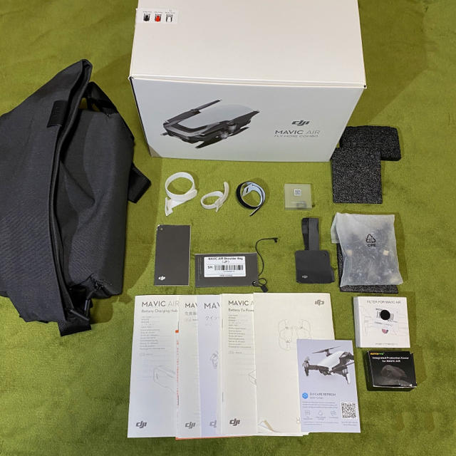 GoPro(ゴープロ)の【美品】国内正規品 DJI MAVIC AIR FLY MORE COMBO  エンタメ/ホビーのおもちゃ/ぬいぐるみ(ホビーラジコン)の商品写真