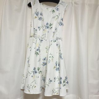 ページボーイ(PAGEBOY)のPAGE BOY 花柄ワンピ 新品(ひざ丈ワンピース)