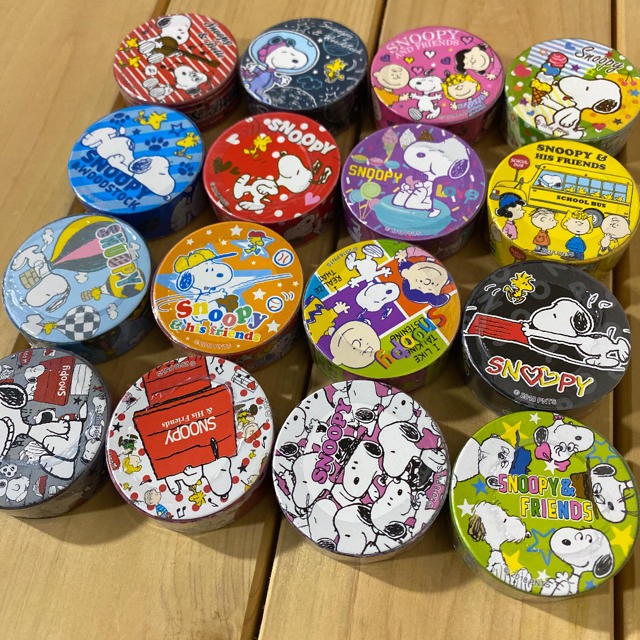 スヌーピーマスキングテープ16個 エンタメ/ホビーのおもちゃ/ぬいぐるみ(キャラクターグッズ)の商品写真