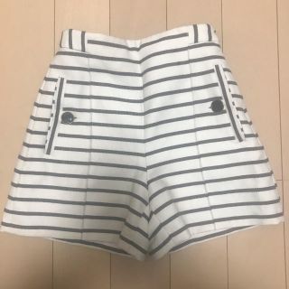 ザラ(ZARA)のZARA ハイウエスト　ストライプ　ショートパンツ(ショートパンツ)