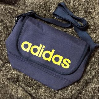 アディダス(adidas)のadidas(ショルダーバッグ)