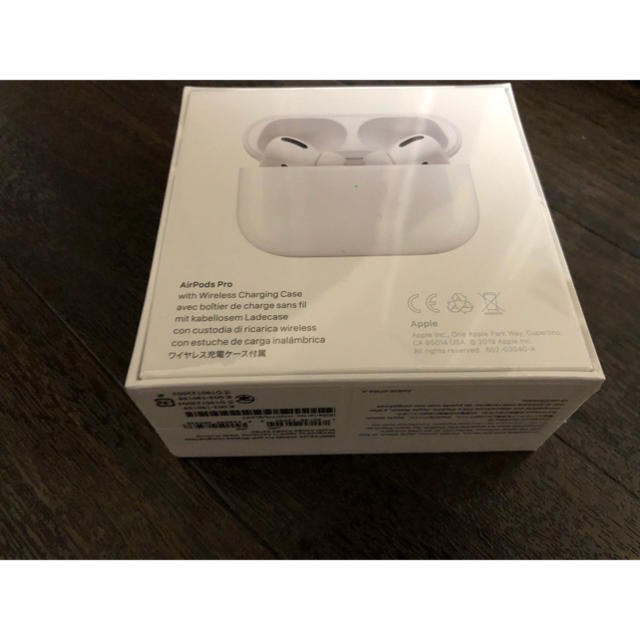 Apple(アップル)のapple air pods pro 新品未開封　アップル　エアーポッズ スマホ/家電/カメラのオーディオ機器(ヘッドフォン/イヤフォン)の商品写真