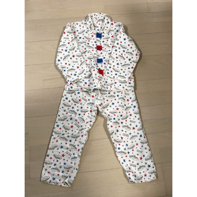 しまむら(シマムラ)の長袖長ズボンパジャマ キッズ/ベビー/マタニティのキッズ服男の子用(90cm~)(パジャマ)の商品写真