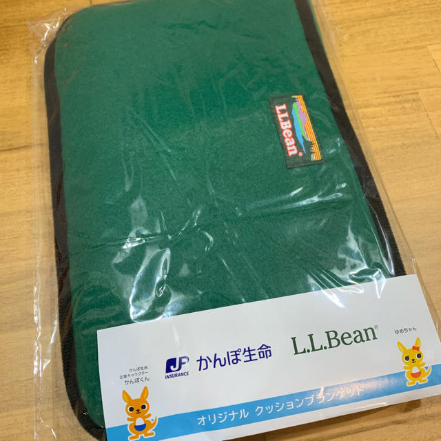 L.L.Bean(エルエルビーン)の新品未開封☆L.Ｌ.Bean クッションブランケット エンタメ/ホビーのコレクション(ノベルティグッズ)の商品写真