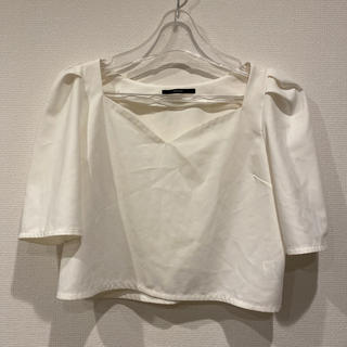 エモダ(EMODA)のエモダ　トップス　パワスリーブ　半袖　ホワイト　ブラウス(Tシャツ(半袖/袖なし))