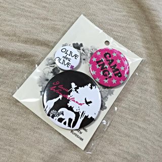 オリーブデオリーブ(OLIVEdesOLIVE)のまとめ買いで150円＊ノベルティ缶バッチ(ブローチ/コサージュ)