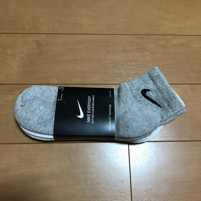 NIKE(ナイキ)の☆ナイキ NIKE 3Pソックス　25〜27cm グレー、白、黒 メンズのレッグウェア(ソックス)の商品写真