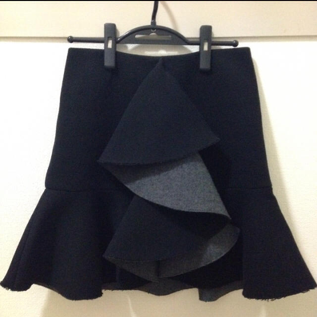 sacai フリルフレアスカート - recantolarfeliz.com.br
