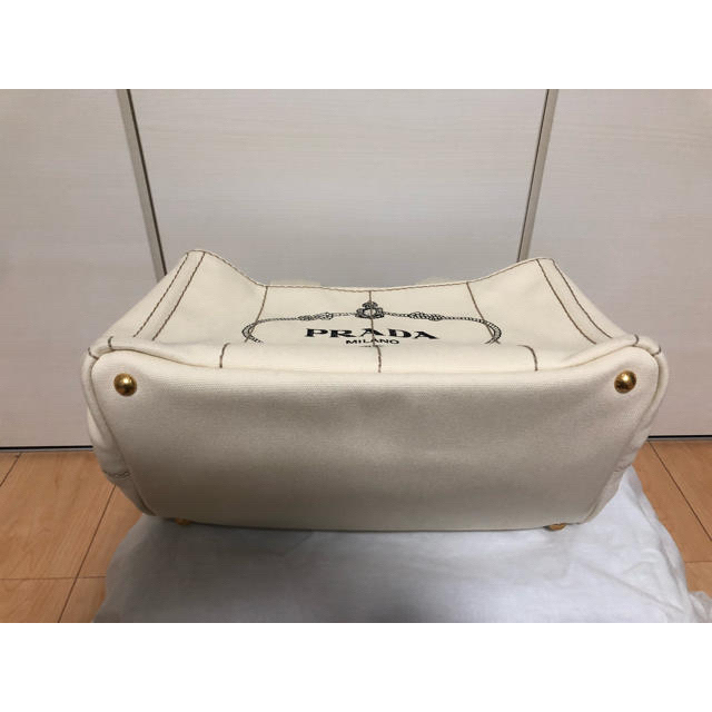 値下げ！超美品 prada canapa プラダ カナパ 白ハンドバッグ