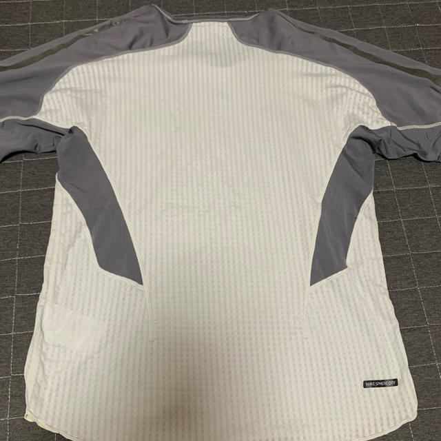 NIKE(ナイキ)のTシャツ　トレーニング レディースのトップス(Tシャツ(半袖/袖なし))の商品写真