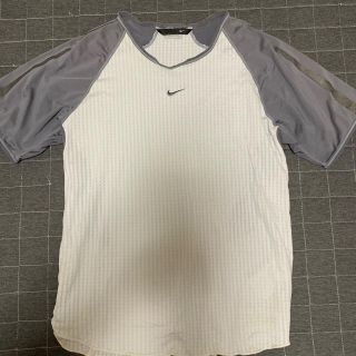 ナイキ(NIKE)のTシャツ　トレーニング(Tシャツ(半袖/袖なし))