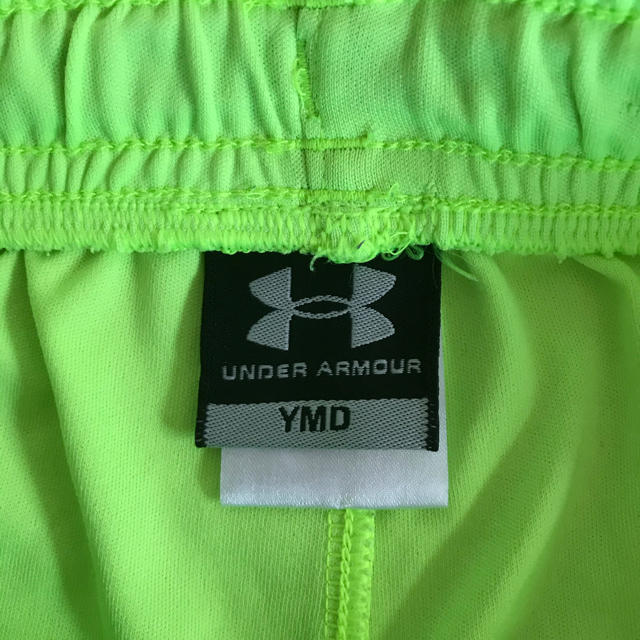 UNDER ARMOUR(アンダーアーマー)のアンダーアーマー半パンジュニアサイズ キッズ/ベビー/マタニティのキッズ服男の子用(90cm~)(パンツ/スパッツ)の商品写真