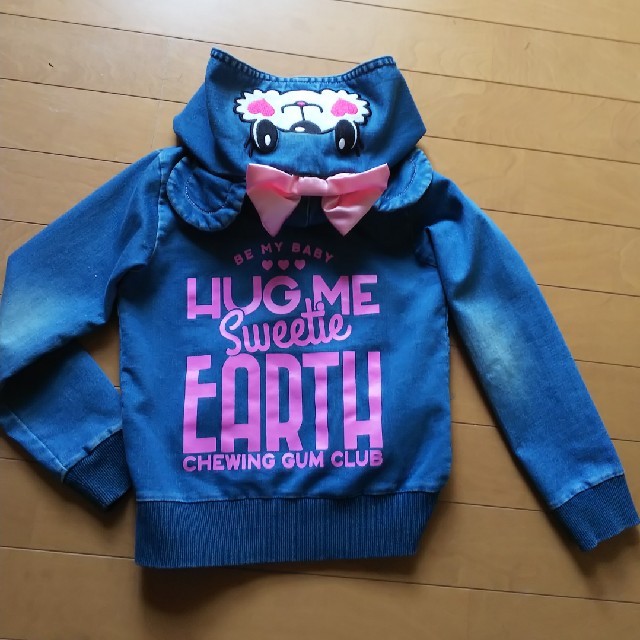 EARTHMAGIC(アースマジック)のアースマジック☆マフィー デニムパーカー☆120 キッズ/ベビー/マタニティのキッズ服女の子用(90cm~)(ジャケット/上着)の商品写真