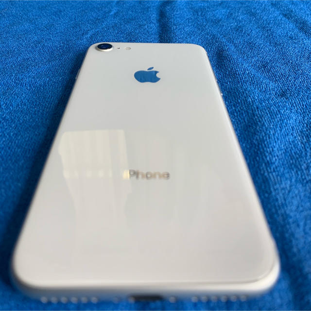Apple(アップル)の⭐️15時まで値下げ⭐️iPhone 8 Silver  本体 スマホ/家電/カメラのスマートフォン/携帯電話(スマートフォン本体)の商品写真