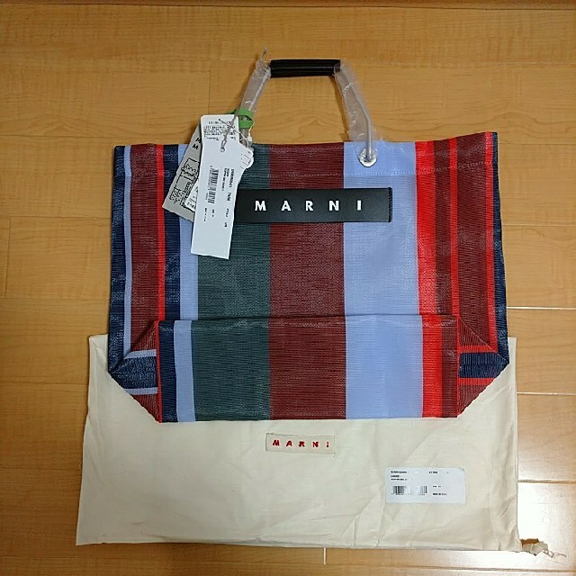 新品☆未使用 MARNI マルニマーケット ストライプバッグ ラッカーレッド